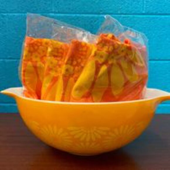 Pyrex Sunflower T-Shirt, Fireking, Pyrex , Corning Wear, - Picture 3 of 4